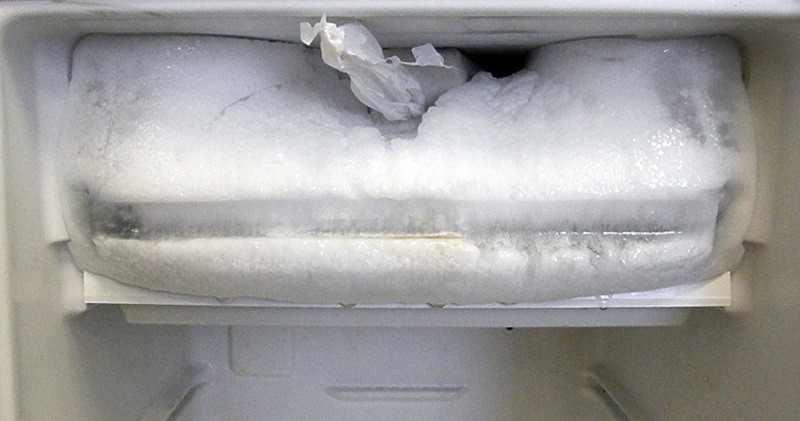 Морозильник холодильника с классической системой заморозки