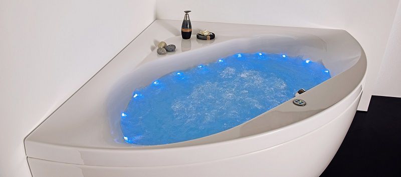 Угловая акриловая ванна с подсветкой