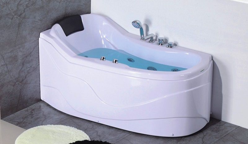 Компактная акриловая ванна