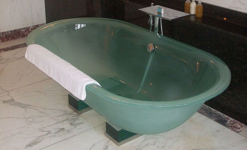 Стеклянная ванна
